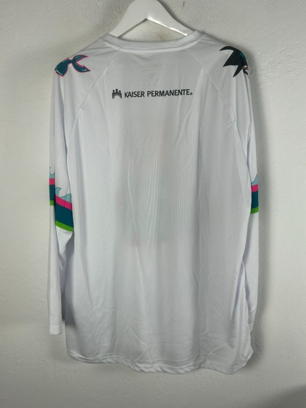 San Jose Sharks Graffiti Shark Girl Mobb Hockey Jersey SGA XL Kaiser White - Picture 3 of 8